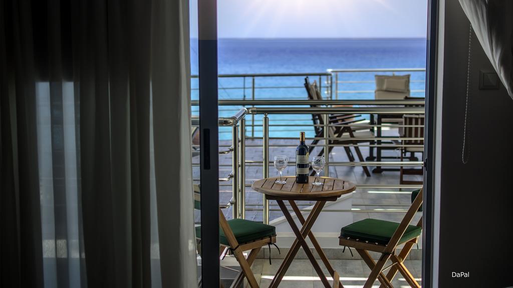Gonis Suites Palaiochora Eksteriør billede